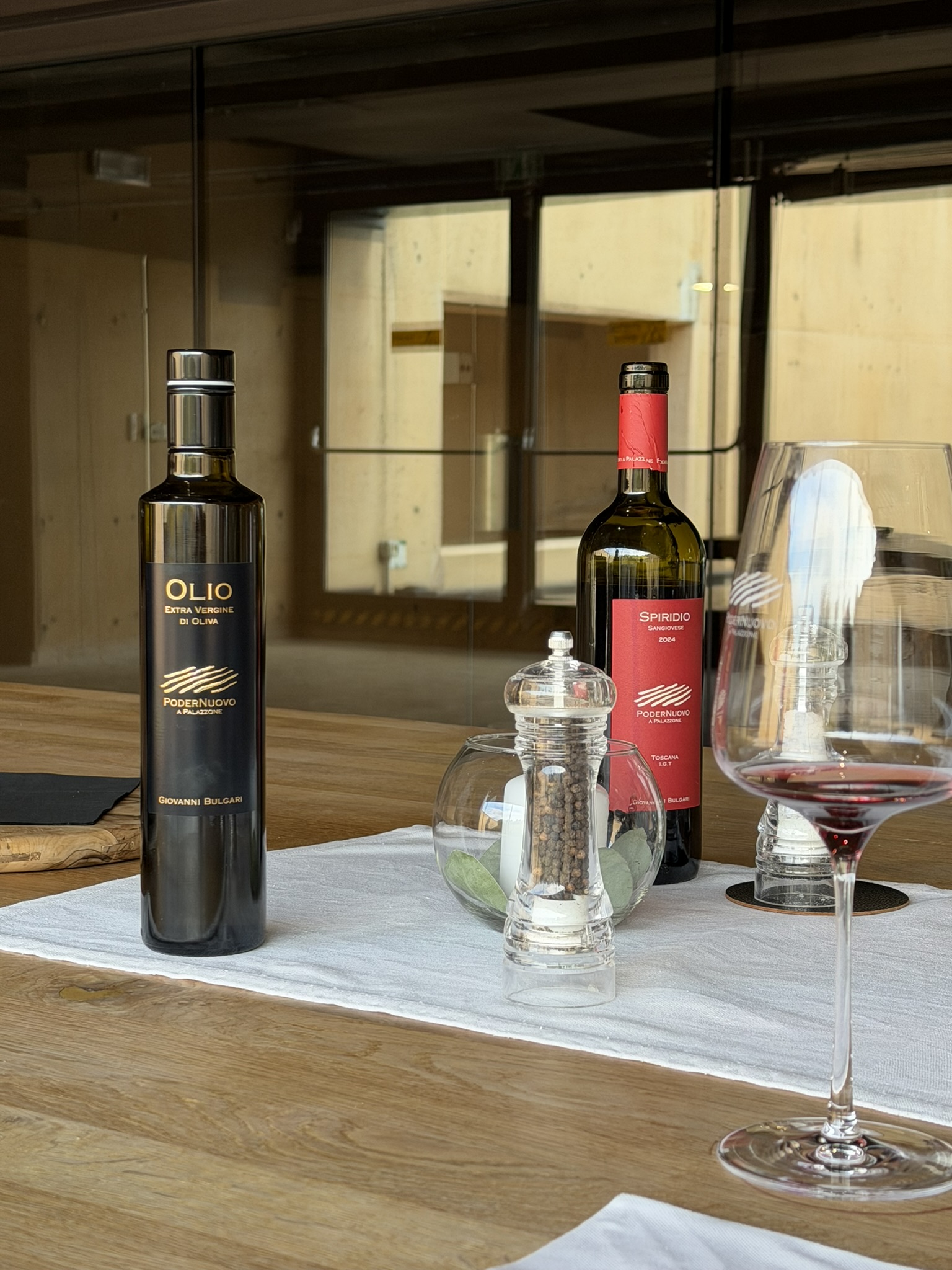 Olio and Spiridio on the tasting table