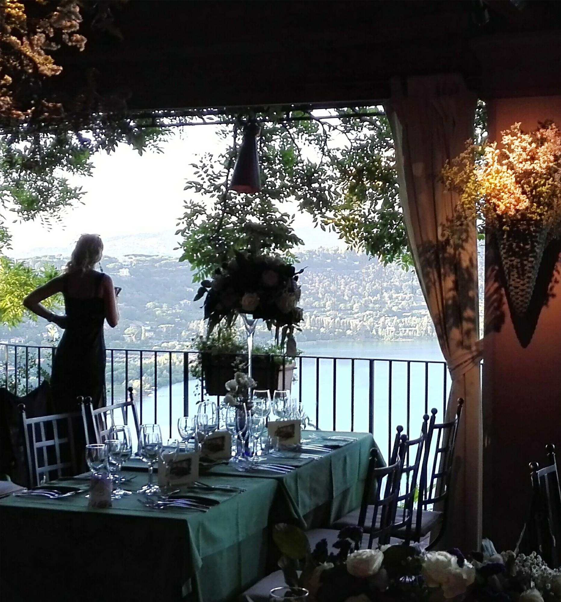 Table overlooking Lake Albano at Pagnanelli
